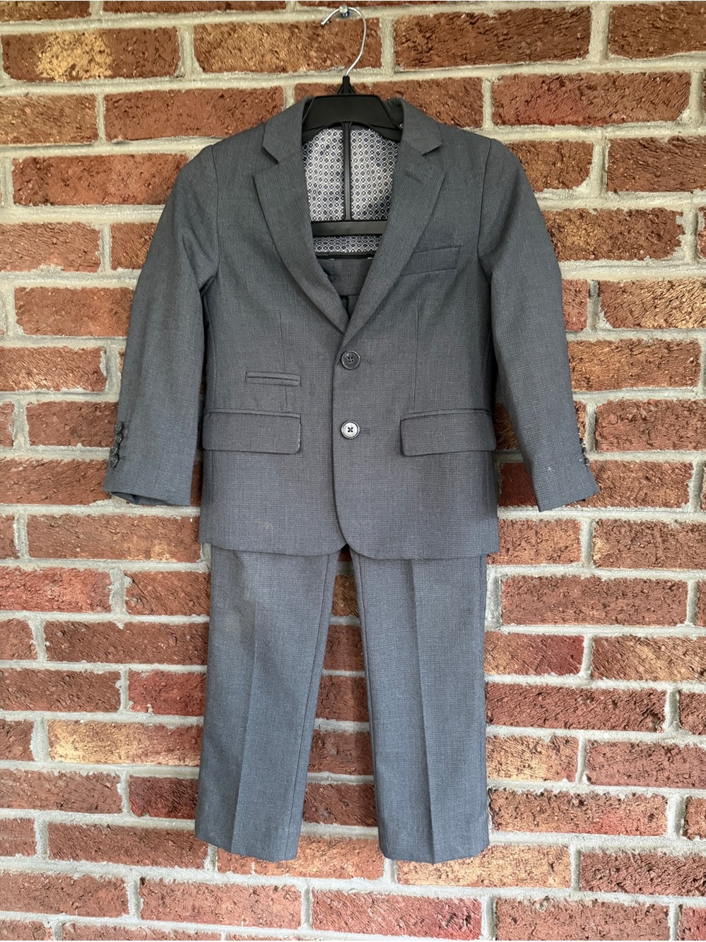 Geoffrey Beene Classic Gray Boys' Suit Blazer and Pants Set. Size 5